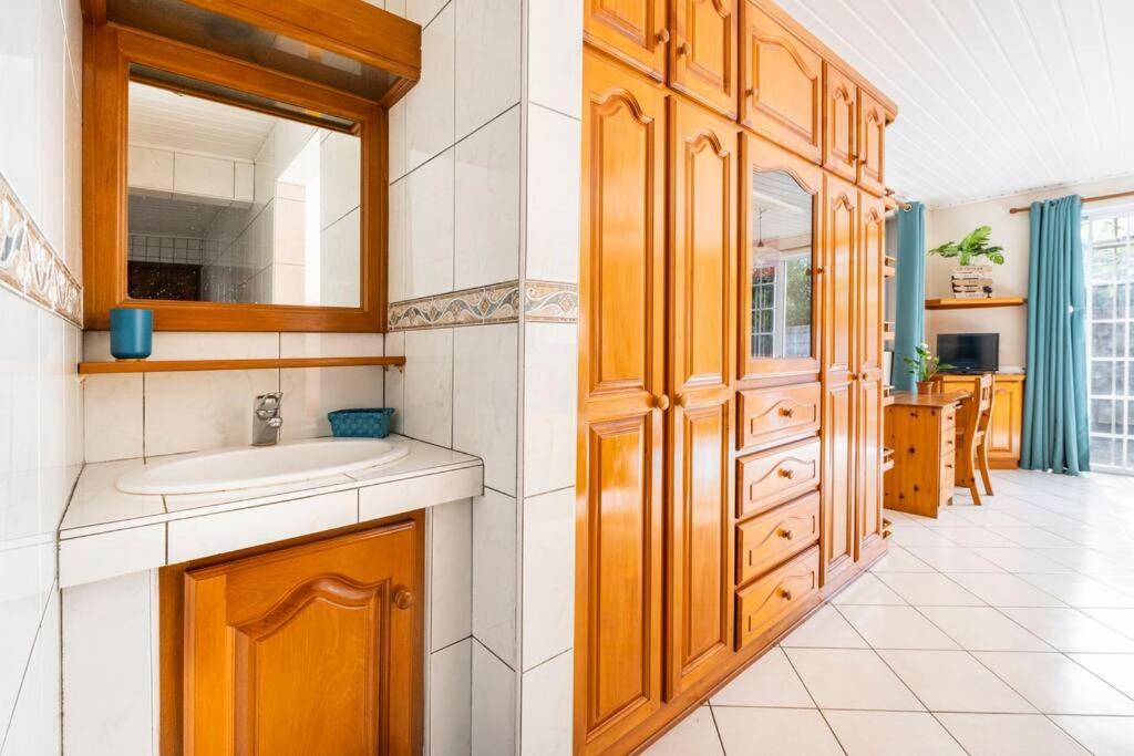 Chaine Lodge Maison Entiere Free Parking & Wifi 3Min De L'Aeroport Фааа Экстерьер фото